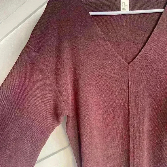 H&M Fine-knit jumper size  XS in burgundy - Picture 5 of 7